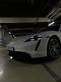 Porsche Taycan 2021 