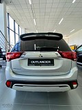 Mitsubishi Outlander 2021 Орал