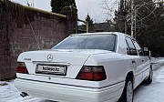 Mercedes-Benz E 220, 1993 Алматы