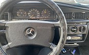 Mercedes-Benz 190, 1990 