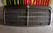 Решетка радиатора в оригинале Mercedes-Benz E 230, 1984-1989 