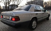 Mercedes-Benz E 220, 2.2 автомат, 1988, седан Алматы
