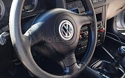 Volkswagen Golf, 1.6 механика, 2002, хэтчбек 