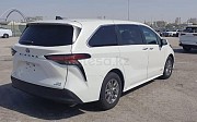 Toyota Sienna, 2.5 автомат, 2021, минивэн Уральск