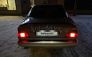 Mercedes-Benz E 200, 2 механика, 1993, седан Қарағанды