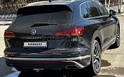 Volkswagen Touareg, 3 автомат, 2021, кроссовер 