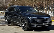 Volkswagen Touareg, 3 автомат, 2021, кроссовер 