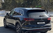 Volkswagen Touareg, 3 автомат, 2021, кроссовер 