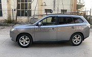 Mitsubishi Outlander, 2.4 вариатор, 2013, кроссовер 