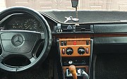 Mercedes-Benz E 200, 2 механика, 1993, седан Қордай