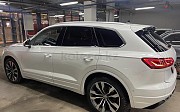 Volkswagen Touareg, 3 автомат, 2020, кроссовер Астана