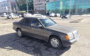 Mercedes-Benz E 200, 2 механика, 1991, седан Нұр-Сұлтан (Астана)