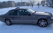 Mercedes-Benz E 200, 2 механика, 1993, седан Қарағанды