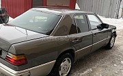 Mercedes-Benz E 200, 2 механика, 1990, седан Караганда