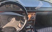 Mercedes-Benz E 220, 2.2 автомат, 1995, седан Тараз