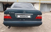 Mercedes-Benz E 220, 2.2 автомат, 1995, седан Сарыагаш