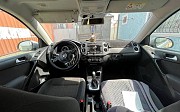 Volkswagen Tiguan, 1.4 робот, 2015, кроссовер Атырау