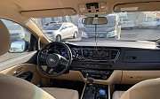 Kia Carnival, 3.3 автомат, 2016, минивэн Орал