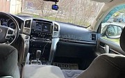 Toyota Land Cruiser, 4.6 автомат, 2013, внедорожник Шымкент