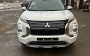 Mitsubishi Outlander, 2.5 вариатор, 2022, кроссовер Уральск