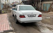 Mercedes-Benz E 220, 2.2 автомат, 1995, седан Алматы