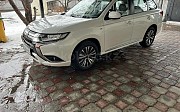 Mitsubishi Outlander, 2 вариатор, 2022, кроссовер Алматы