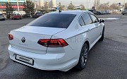 Volkswagen Passat, 1.5 робот, 2021, седан Алматы