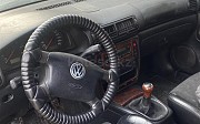 Volkswagen Passat, 2.8 механика, 1999, седан Туркестан
