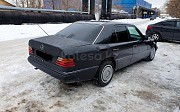 Mercedes-Benz E 200, 2 автомат, 1993, седан Қарағанды