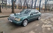 Mercedes-Benz E 230, 2.3 автомат, 1993, седан 