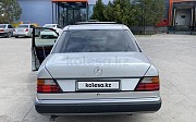 Mercedes-Benz E 220, 2.2 автомат, 1993, седан 