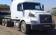 Volvo VNL 670 2001, тягач 